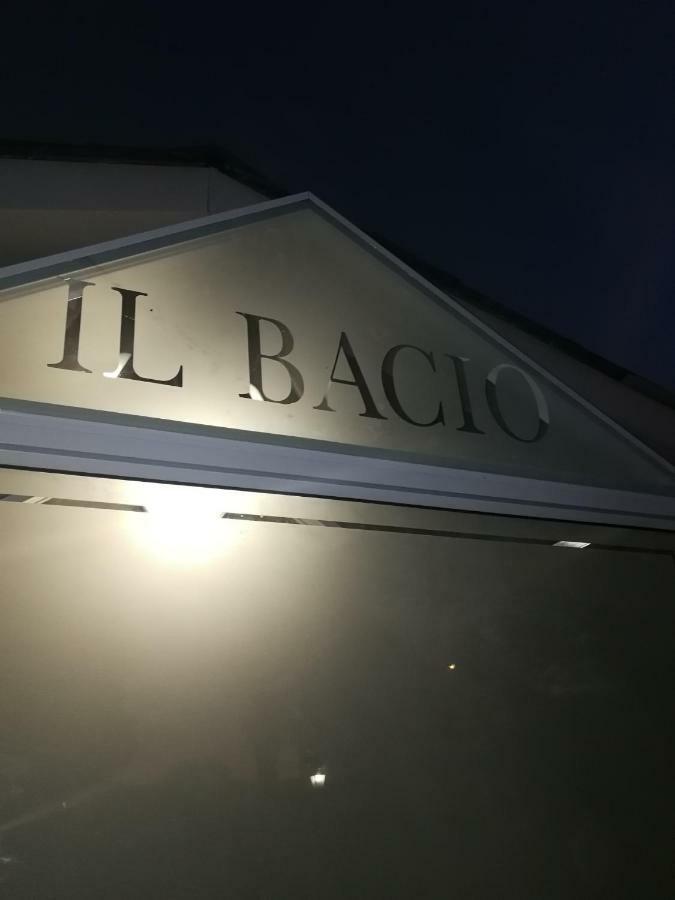 Posto Al Sole - Il Bacio Apartamento Bellville Exterior foto